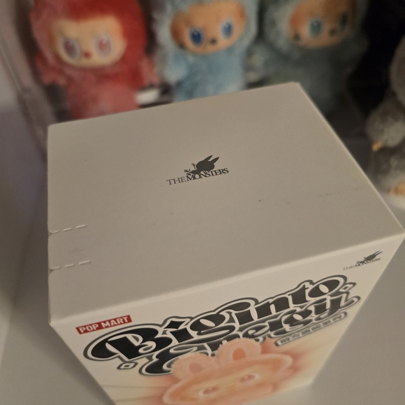 Labubu Big Into Energy Happiness Pop Mart Figure BNIB Sealed Collectible - Picture 7 of 7